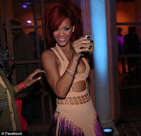 De ziua ei, Rihanna a dat o super petrecere! GALERIE FOTO