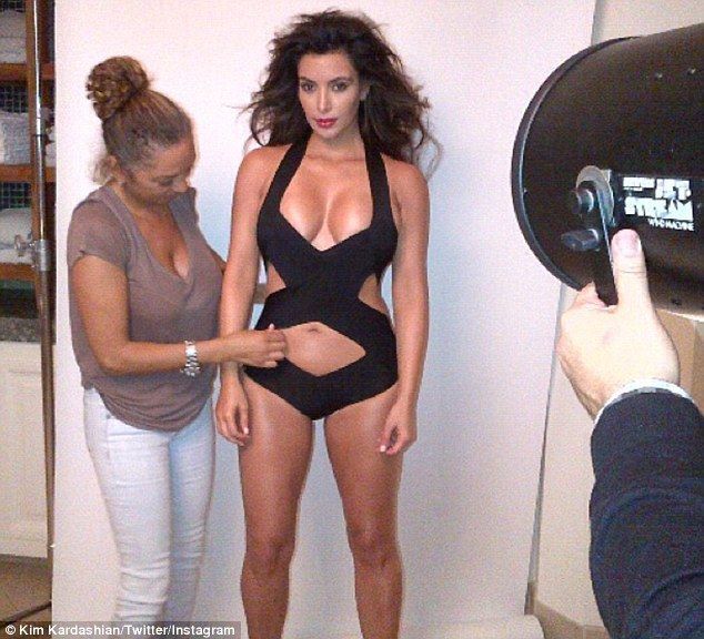Kim Kardashian, mandra de corpul ei: le-a aratat fanilor poze neretusate de la o sedinta foto
