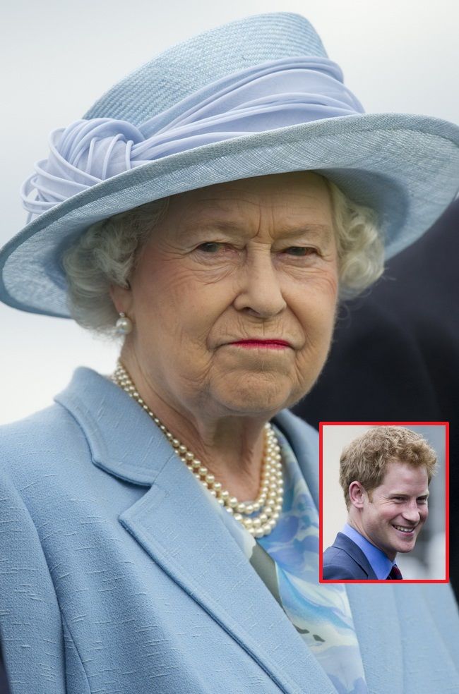 Fotografiile care o vor infuria pe Regina! Vezi imaginile in care Printul Harry apare complet dezbracat la o petrecere nebuna