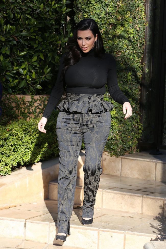 Kim Kardashian, in cea mai dezastruoasa aparitie vestimentara a anului. De ce arata iubita lui Kanye ca un animalut scapat de la Zoo
