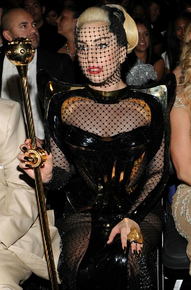 Lady Gaga, complet dezbracata in fata fanilor. Imaginile care au socat publicul prezent la spectacol