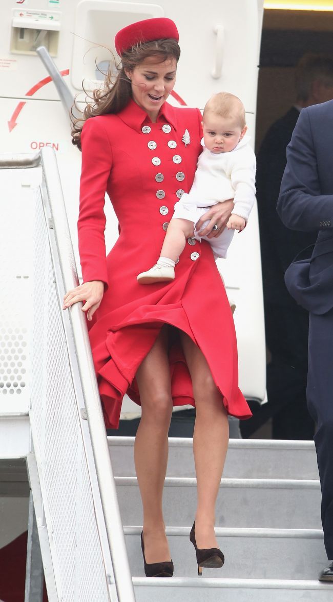 Dupa o serie de aparitii in care a fost la un pas de diferite accidente vestimentare, Kate Middleton a invatat lectia. In ce tinuta cuminte a aparut la un eveniment