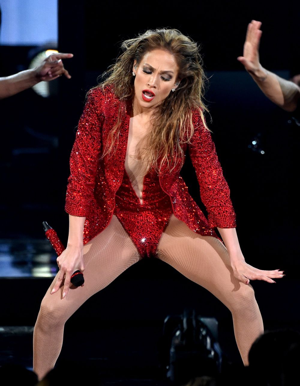 Jennifer Lopez, show total pe scena la American Music Awards. Cum s-a dezlantuit in fata a mii de spectatori