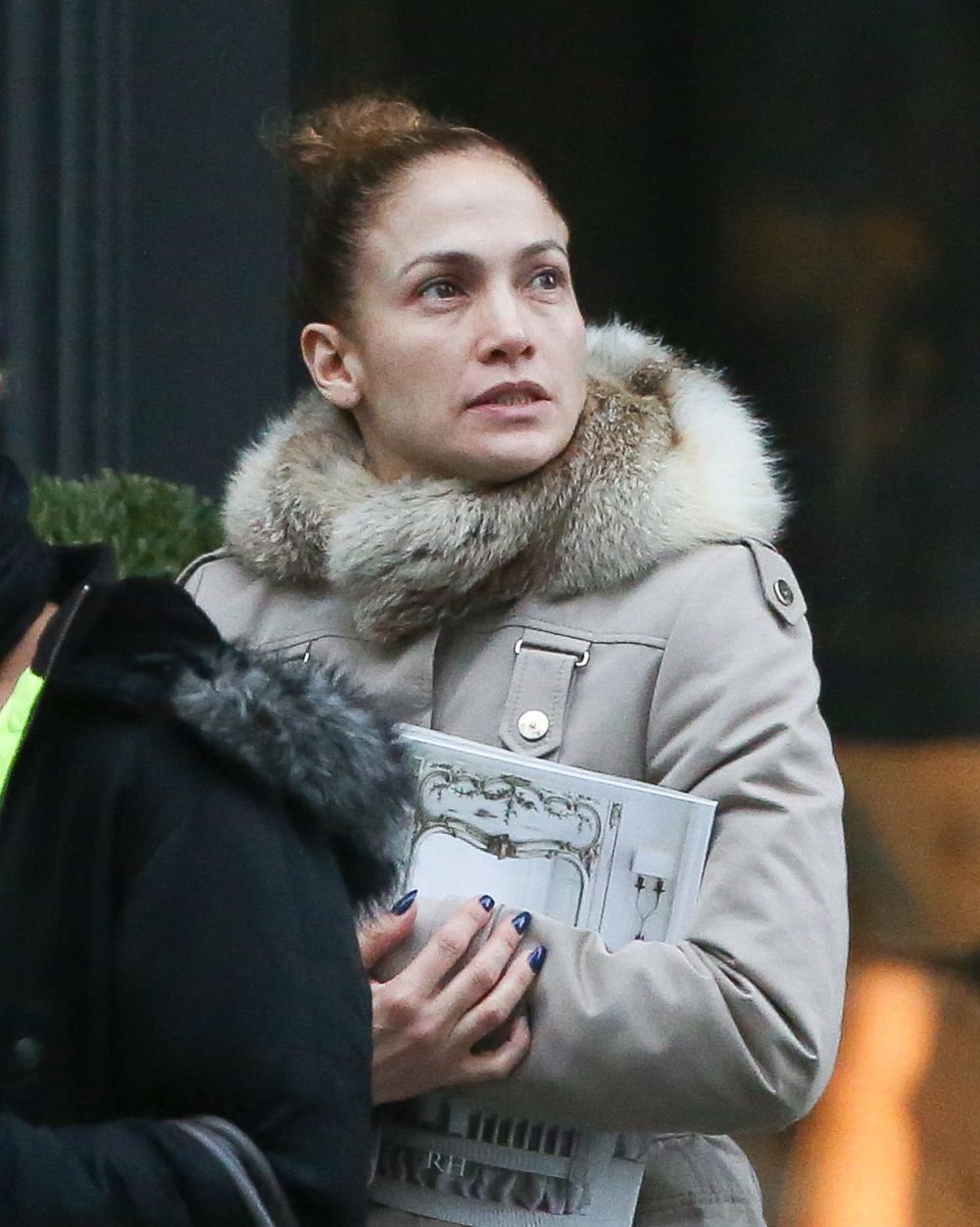 Aparitie surprinzatoare pentru Jennifer Lopez pe strazile din New York. Cum arata cand renunta de tot la machiaj
