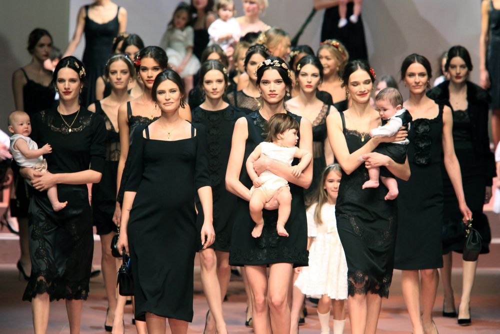 D G a sarbatorit intr-un stil unic Ziua Femeii. Show-ul de la Milan Fashion Week care a fost aplaudat in picioare