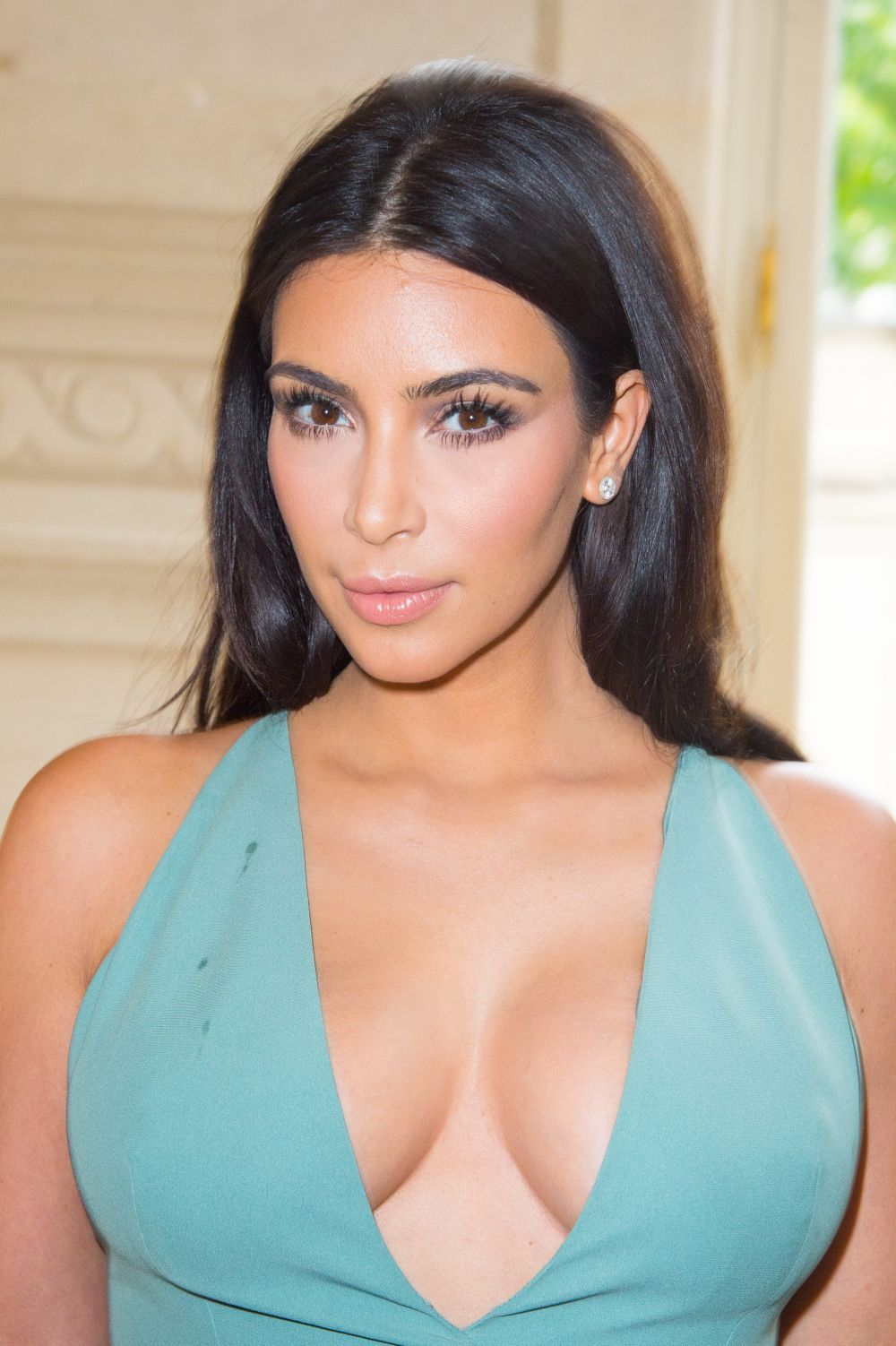 De la bruneta la blonda fatala, ea e mereu in schimbare. Cum s-a transformat Kim Kardashian: imagini de mult uitate!