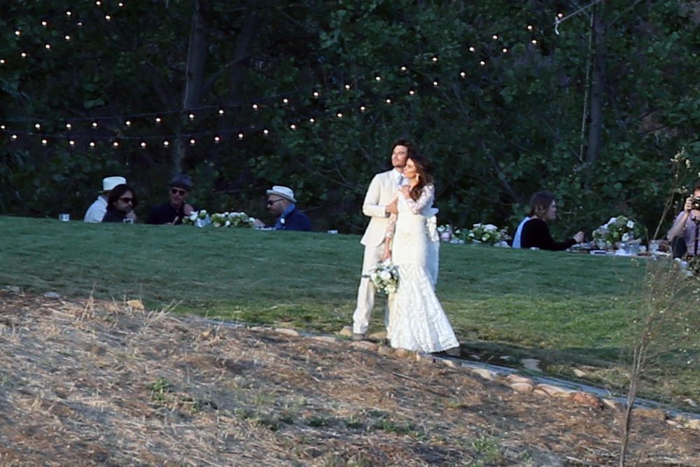 S-au casatorit! Ian Somerhalder si Nikki Reed sunt sot si sotie. Ce rochie superba a purtat actrita