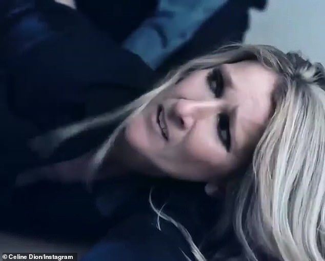 Celine Dion, &icirc;ntr-o ipostază șocantă. Filmată &icirc;n timp ce este arestată