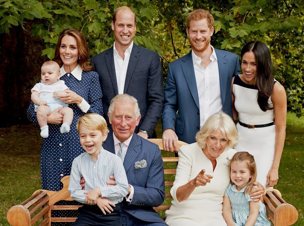 Motivul pentru care Familia Regală r&acirc;de &icirc;n pozele de la aniversarea Prințului Charles
