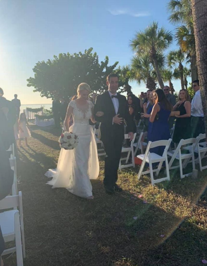 Catrinel Sandu s-a căsătorit &icirc;n SUA! A făcut nunta pe plajă, alături de prieteni