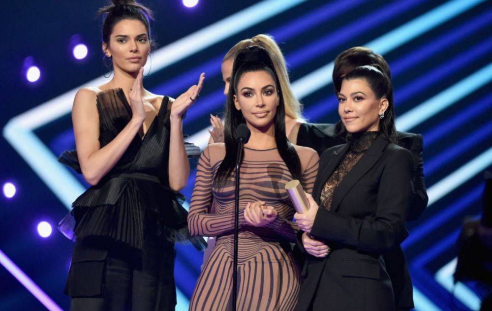 Kourtney Kardashian, dată afară din reality-show-ul familiei de surorile Kim și Khloe