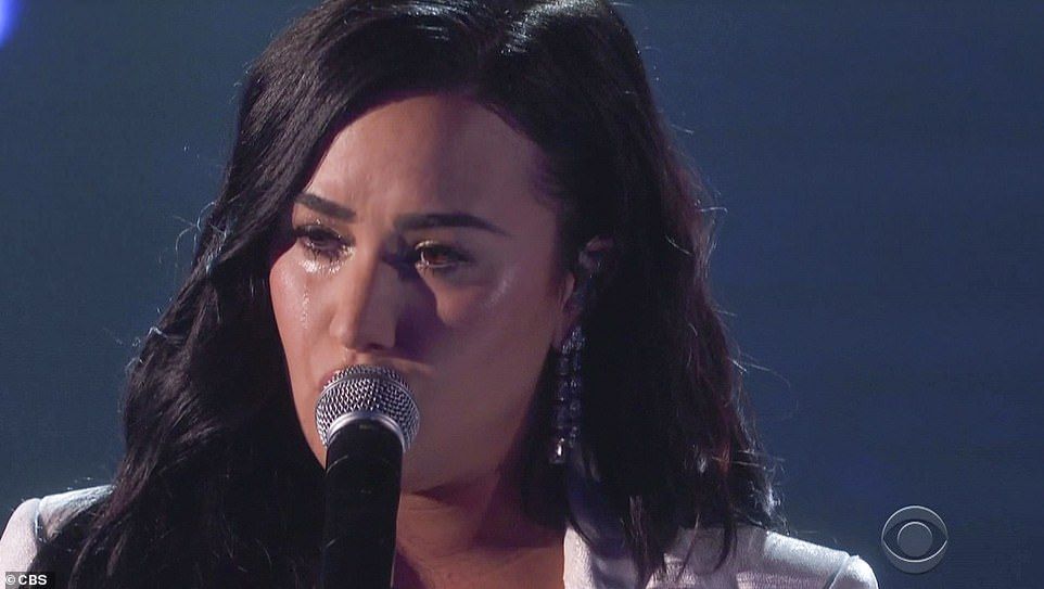 Premiile Grammy 2020: Demi Lovato, &icirc;n lacrimi pe scenă la prima apariție live după supradoza din 2018