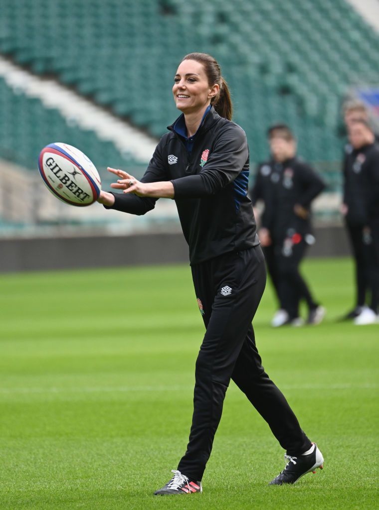 Kate Middleton, Ducesa atipică: a jucat rugby cu băieții din echipa națională a Angliei