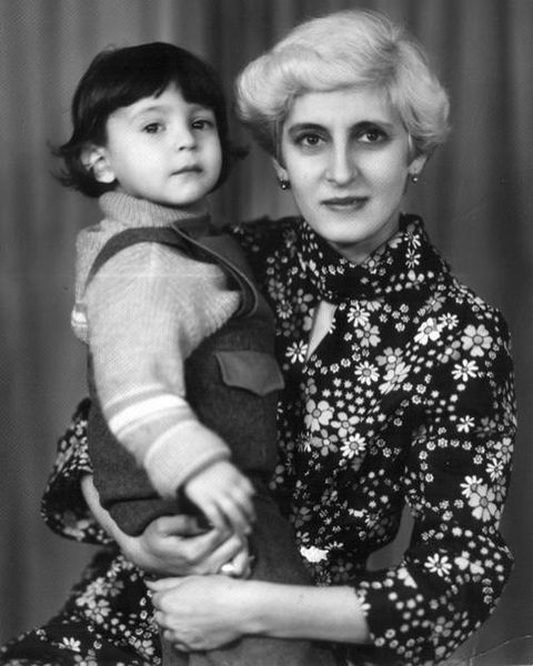 De Ziua Mamei, Volodimir Zelenski a postat o fotografie din copilărie cu mama sa