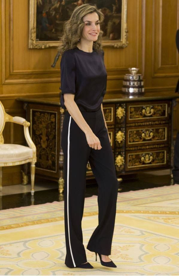 Letizia, regina cu cel mai &icirc;ndrăzneț stil vestimentar. Impresionează la fiecare apariție cu outfiturile ei cool