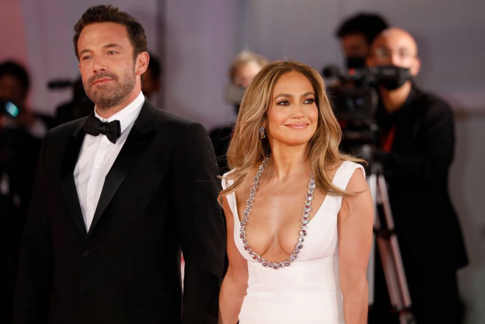 Jennifer Lopez, primul Crăciun alături de soțul ei, Ben Affleck. Ce ținută a purtat vedeta
