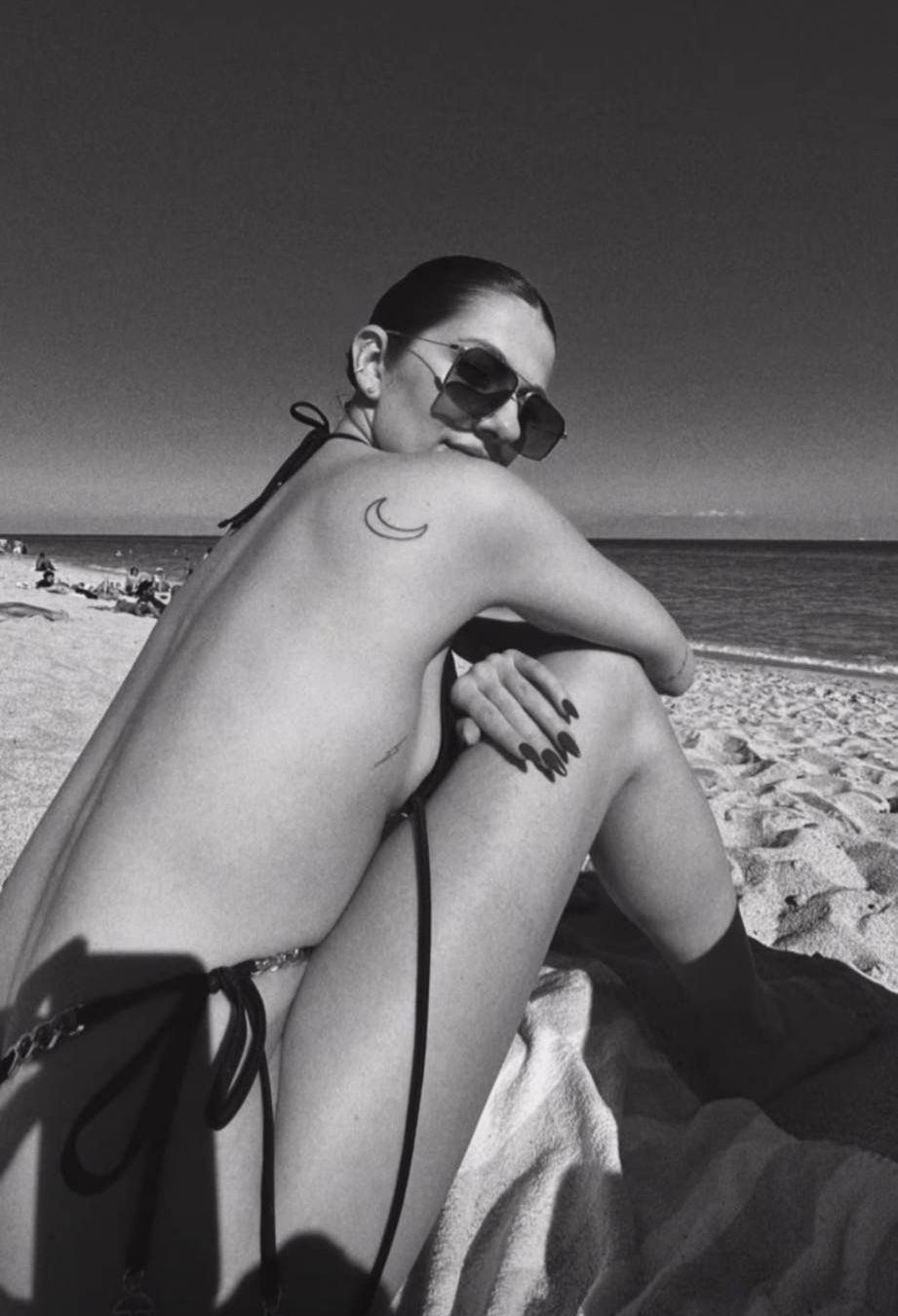 Lidia Buble, imagini incendiare de pe plajele din Miami. Cum a pozat artista, care &icirc;mbină utilul cu plăcutul &icirc;n America
