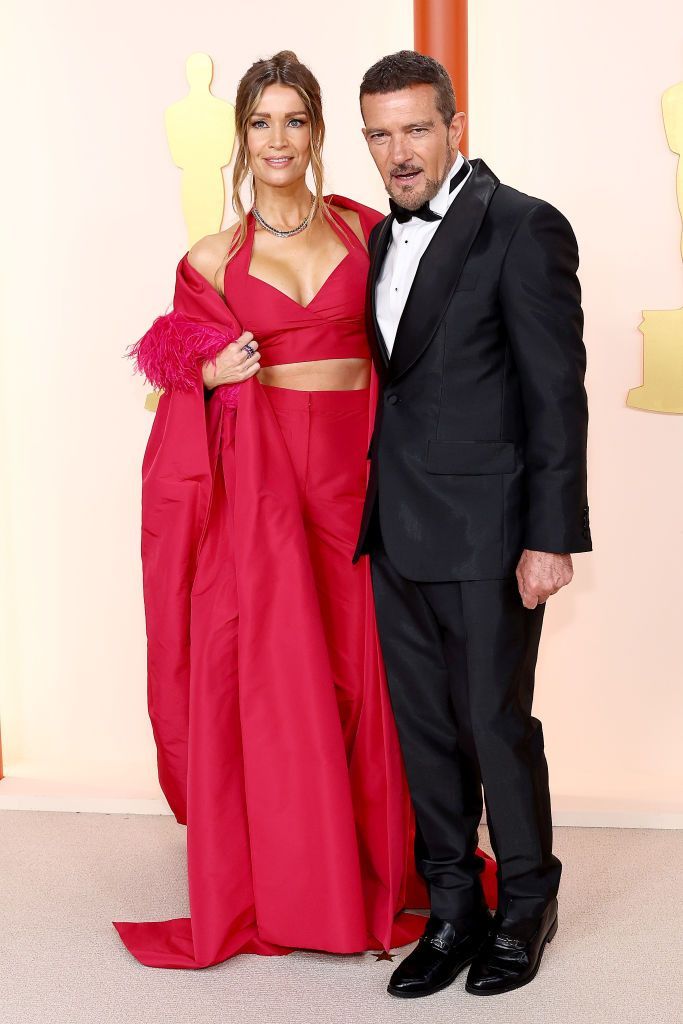Antonio Banderas și iubita mai t&acirc;nără cu 21 de ani, &icirc;n centrul atenției la Premiile Oscar 2023