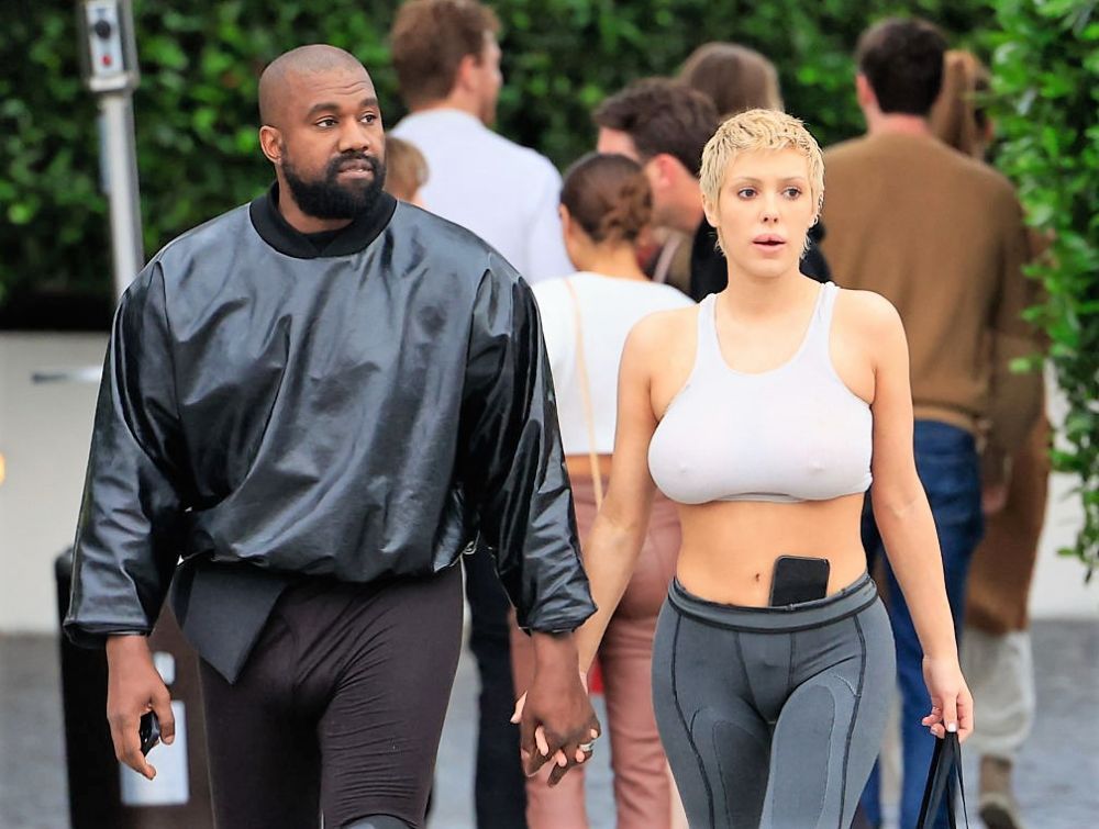 Kanye West și soția lui, luați &icirc;n balon de fani după ultima apariție pe stradă. Ce au spus de Bianca Censori